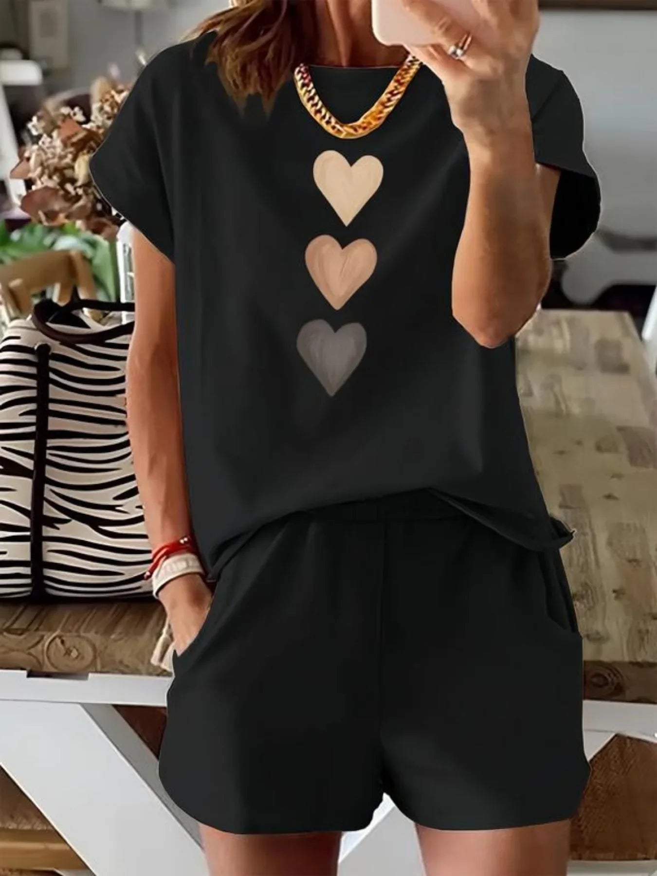 Happy Heart Shaped Pattern Women's Street-Style T-Shirt Soft Breathable Short Sleeve Tee with Floral Print Women Clothes