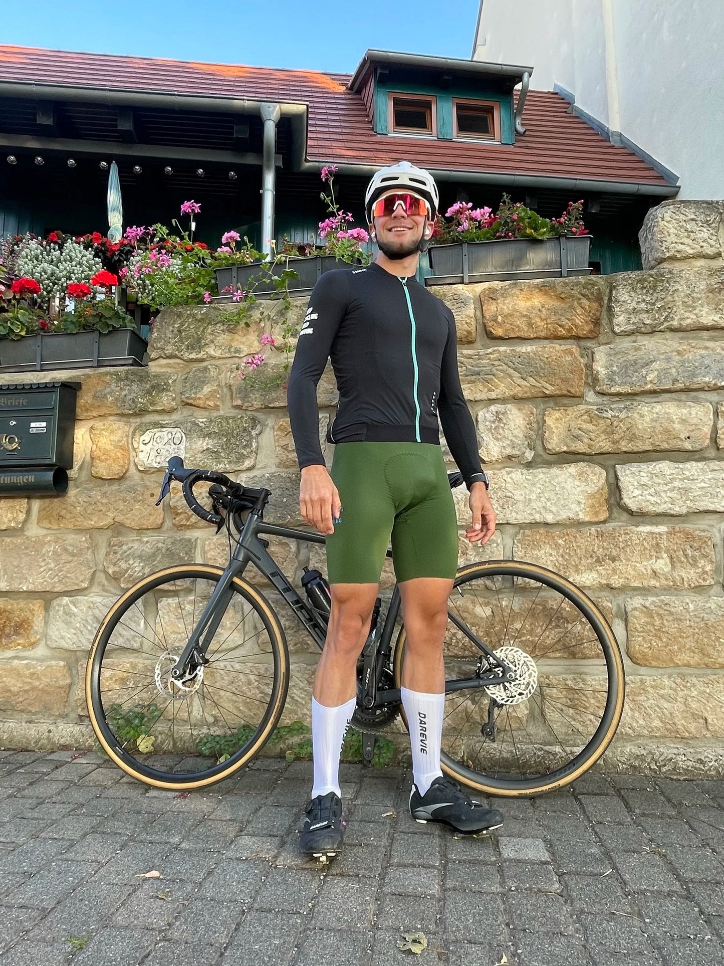 DAREVIE Cycling Jersey Anti-UV SPF 50+ Anti-Slip Pro Line Man Cycling Maillot Cool Technology Quickly Dry Female Clothing