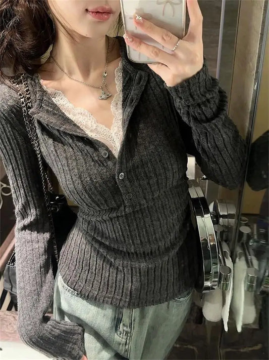 Women's Top Lace Patchwork Long Sleeve T-Shirt Base Shirt Fashion Vintage Fake Two-piece V-neck T-shirt Aesthetic Clothes