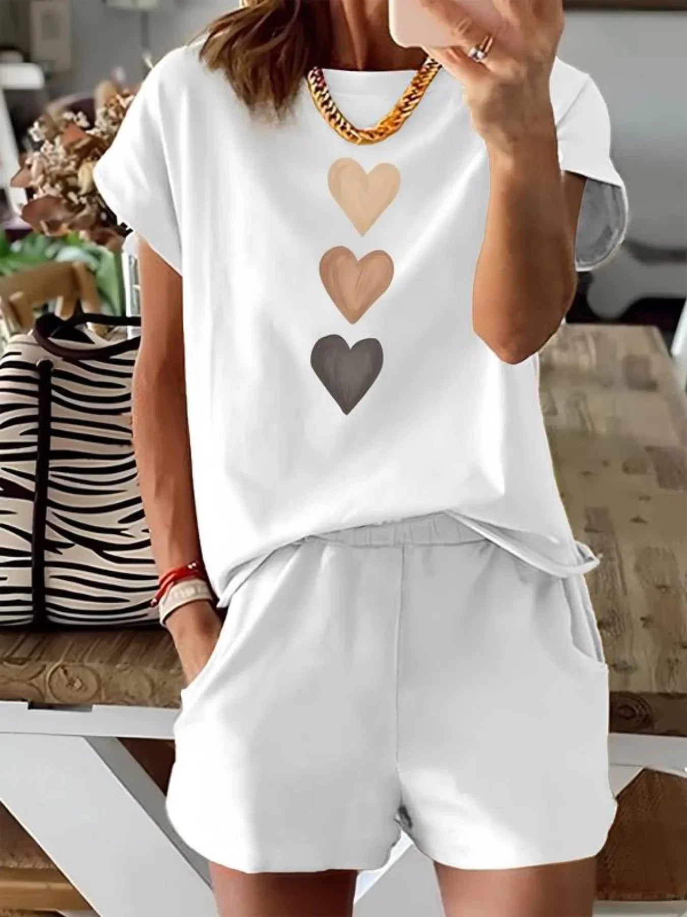 Happy Heart Shaped Pattern Women's Street-Style T-Shirt Soft Breathable Short Sleeve Tee with Floral Print Women Clothes